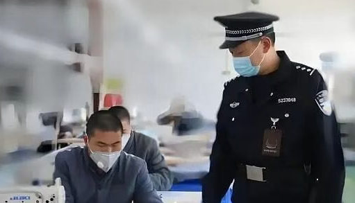 服刑人员在里面都干什么？揭开高墙“小社会”的运转真相，家属看完心里有底了